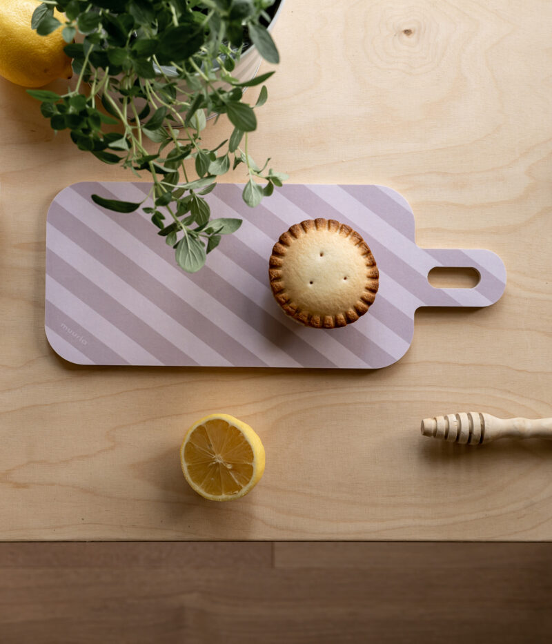 Chop & Serve board Stripes - amber/grey - 13x33 cm | Muurla