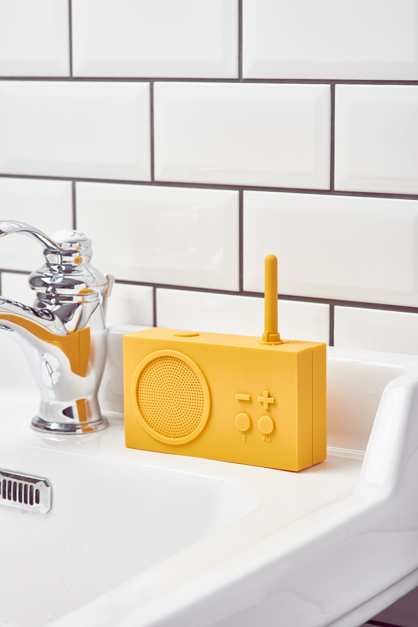 Radio & Bluetooth speaker - Tykho 3 - Yellow | Lexon