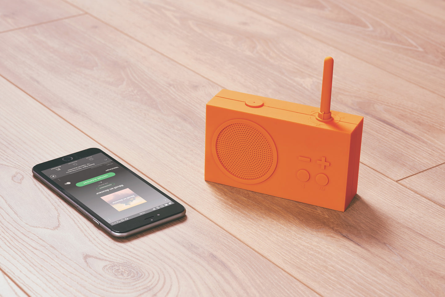 Radio & Bluetooth speaker - Tykho 3 - Orange | Lexon