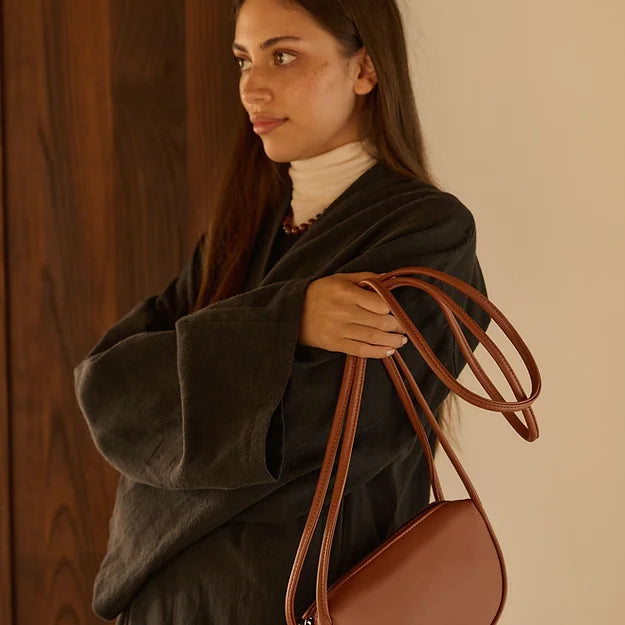 Hikaru shoulder bag - carnelian | Monk & Anna