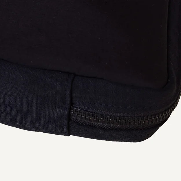 Toiletry bag - black | Monk & Anna